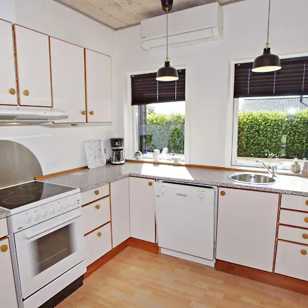 Three-bedroom Holiday In Hemmet 41 *